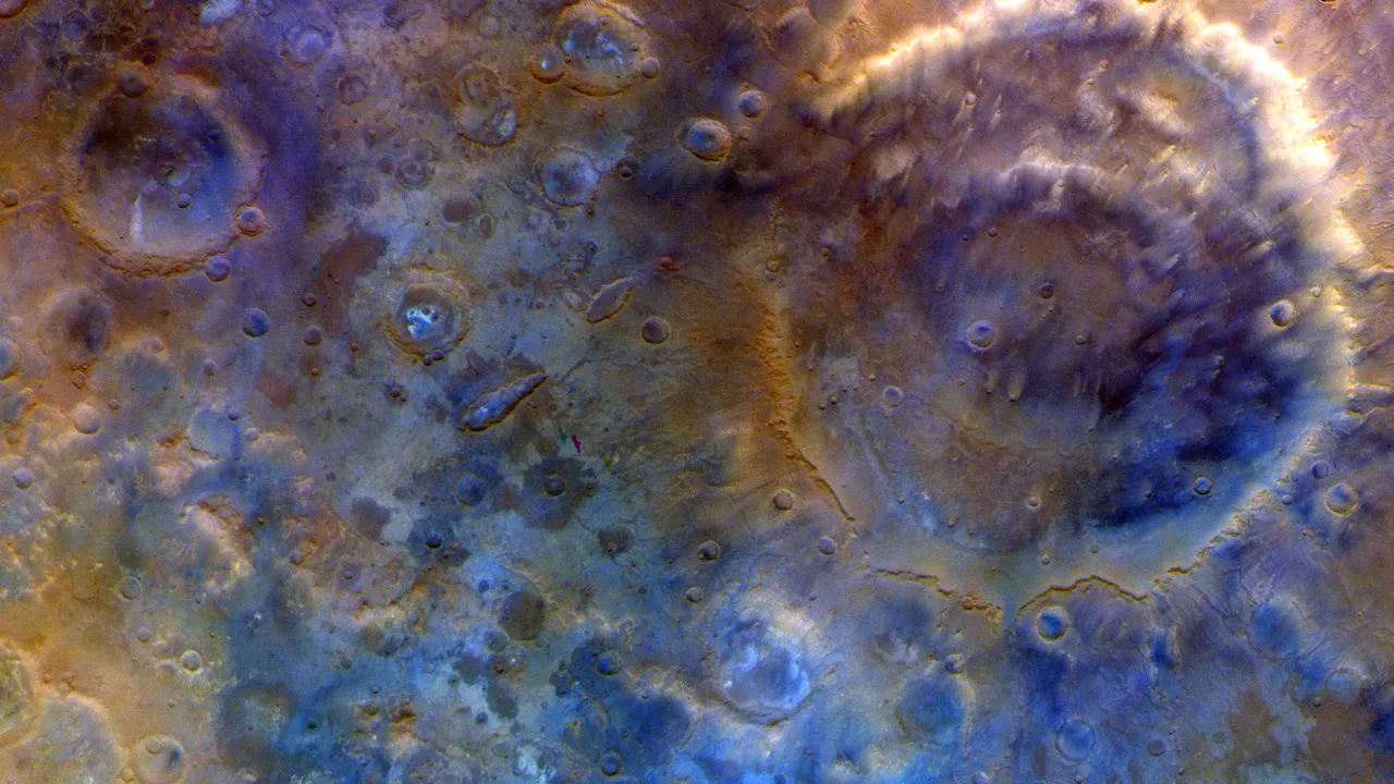 Una nave va en camino a un asteroide ultravalioso, pero se acercó a Marte y tomó estas increíbles fotos