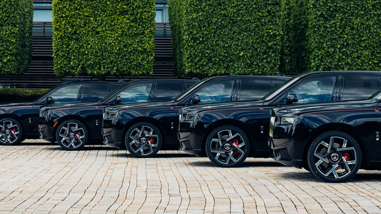 Rolls-Royce abre las puertas del "Kongoverso" con cinco Cullinan Black Badge irrepetibles