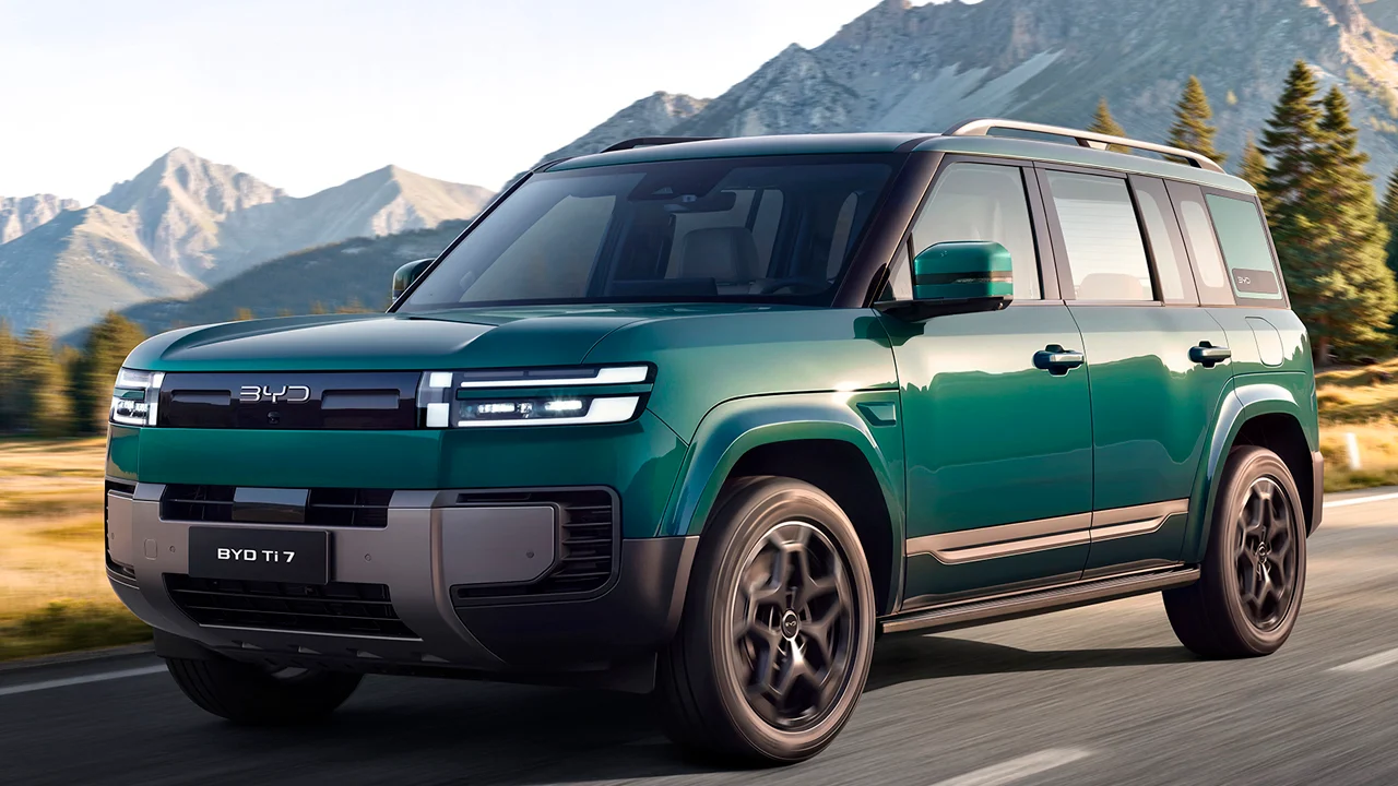 El BYD Ti7 apunta al Land Rover Defender con casi 130 km eléctricos y más de 5 metros de largo