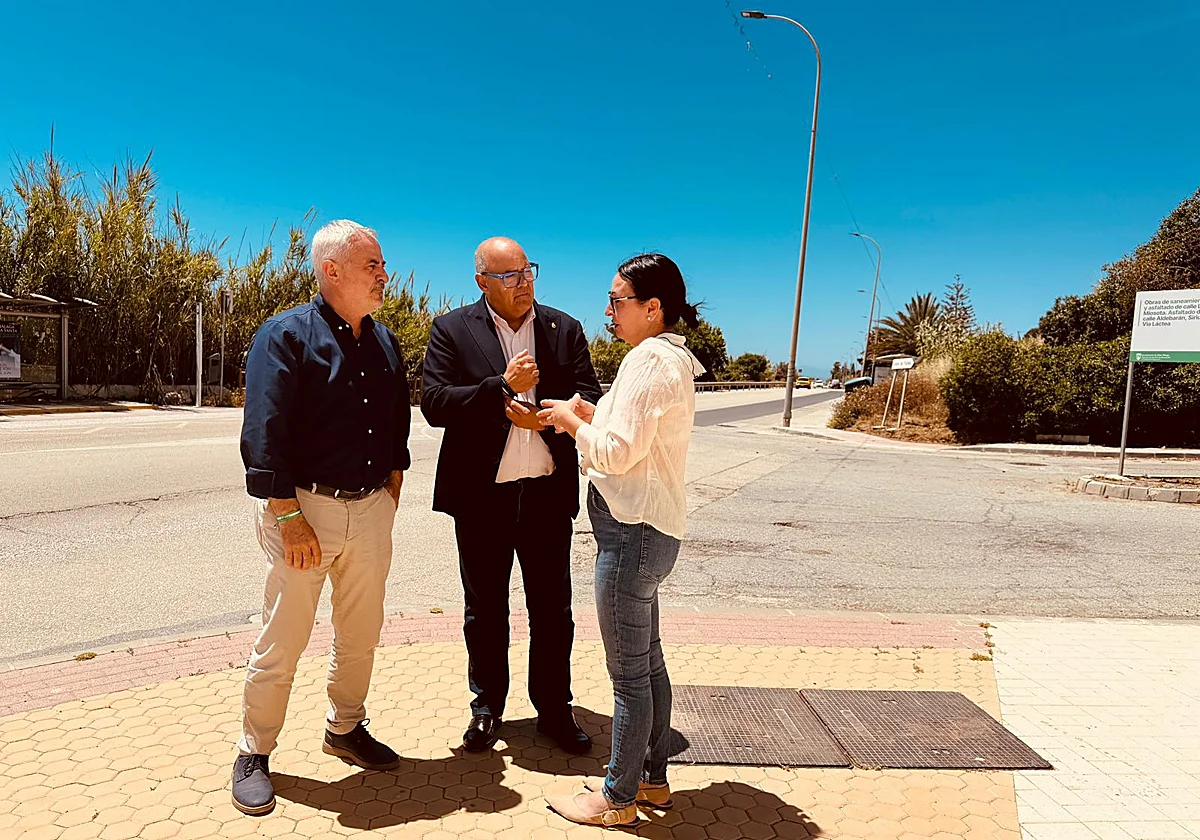 El acerado entre Chilches y Benajarafe sale a licitación tras años de demandas vecinales