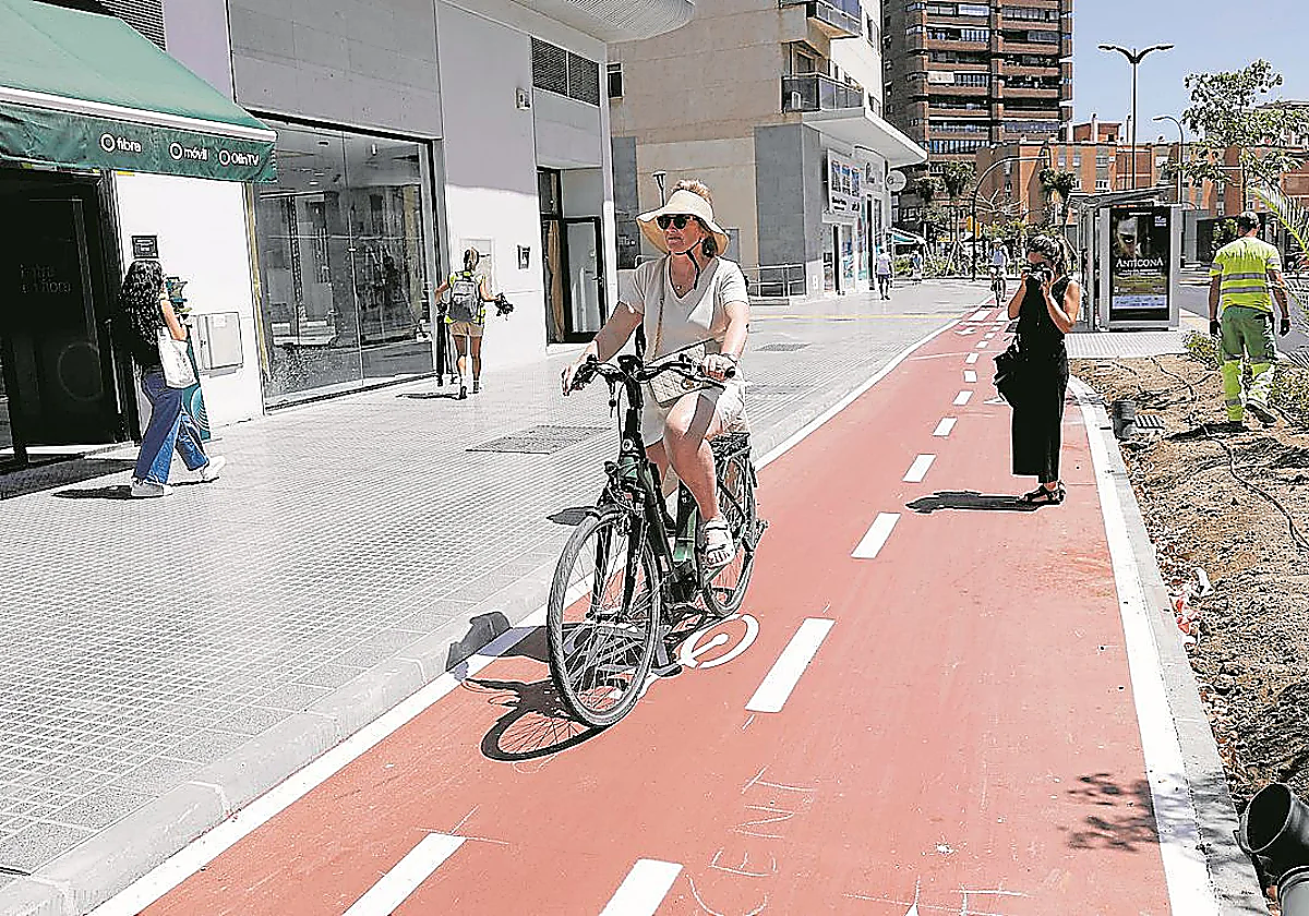 Malaga improves urban bike lanes before launching public rental service