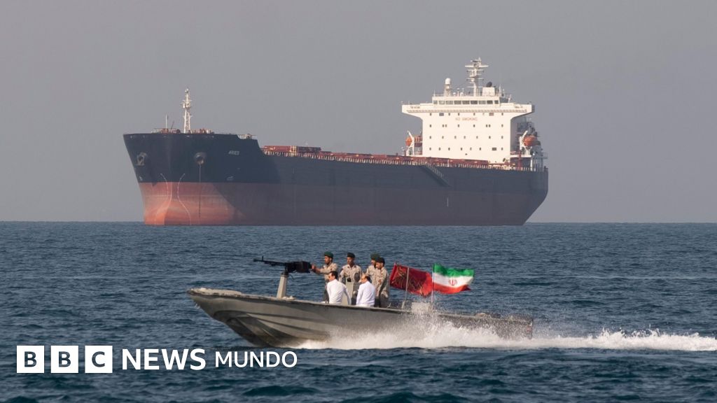 El desafío de Irán a EE.UU. al aumentar el área del estrecho de Ormuz sobre la que reclama control militar