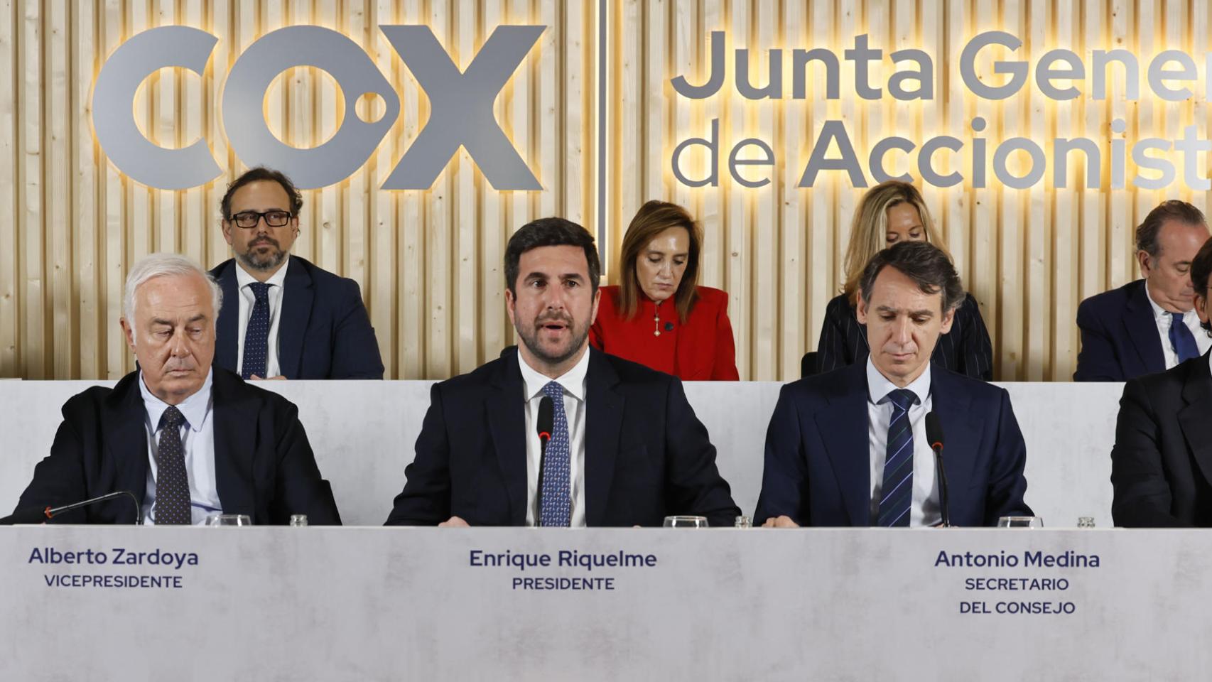 Riquelme tranquiliza a los accionistas de Cox ante su carrera por el Real Madrid: "Confío en el equipo directivo"