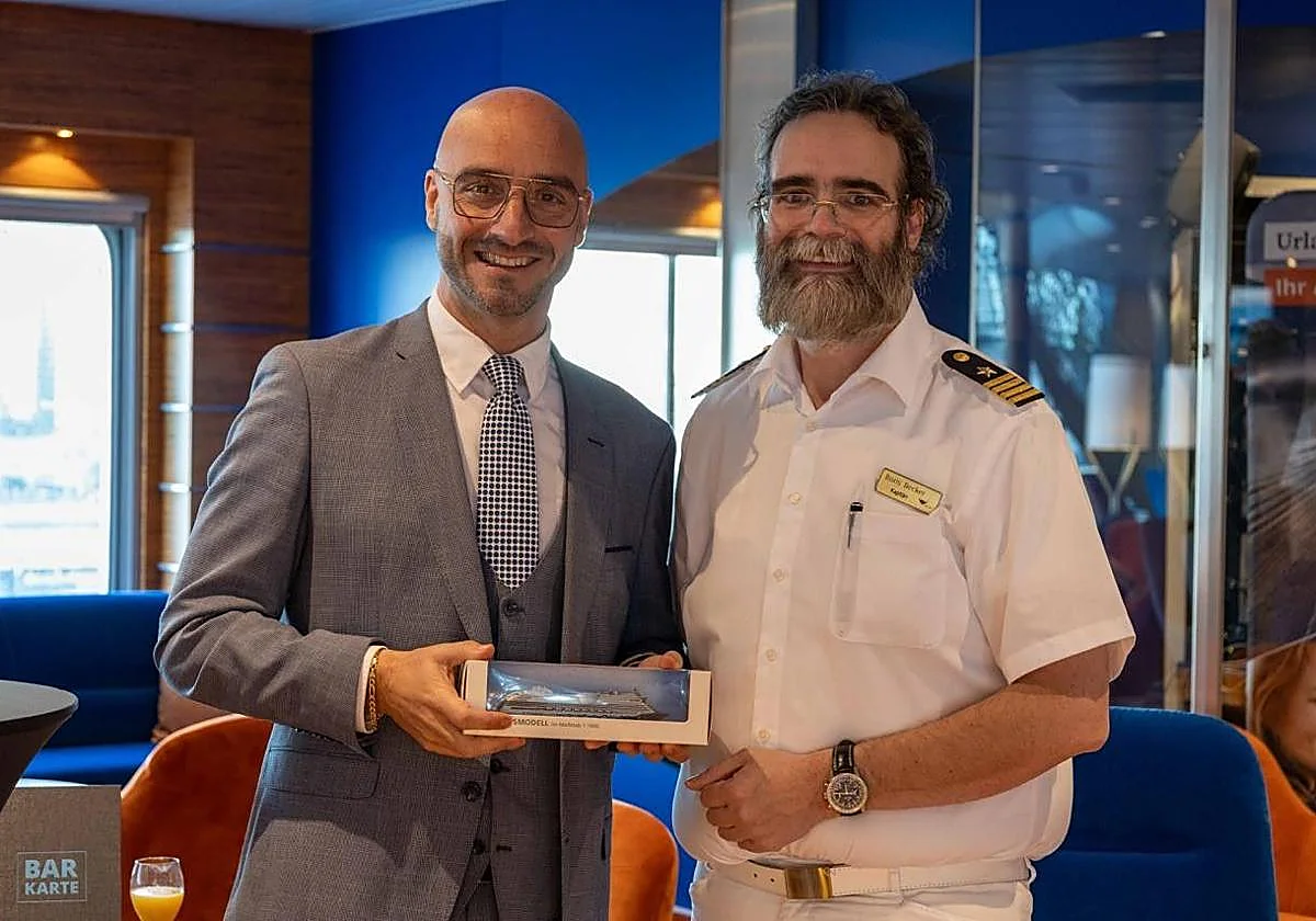 Gibraltar Tourist Board welcomes cruise ship AIDAluna on maiden visit