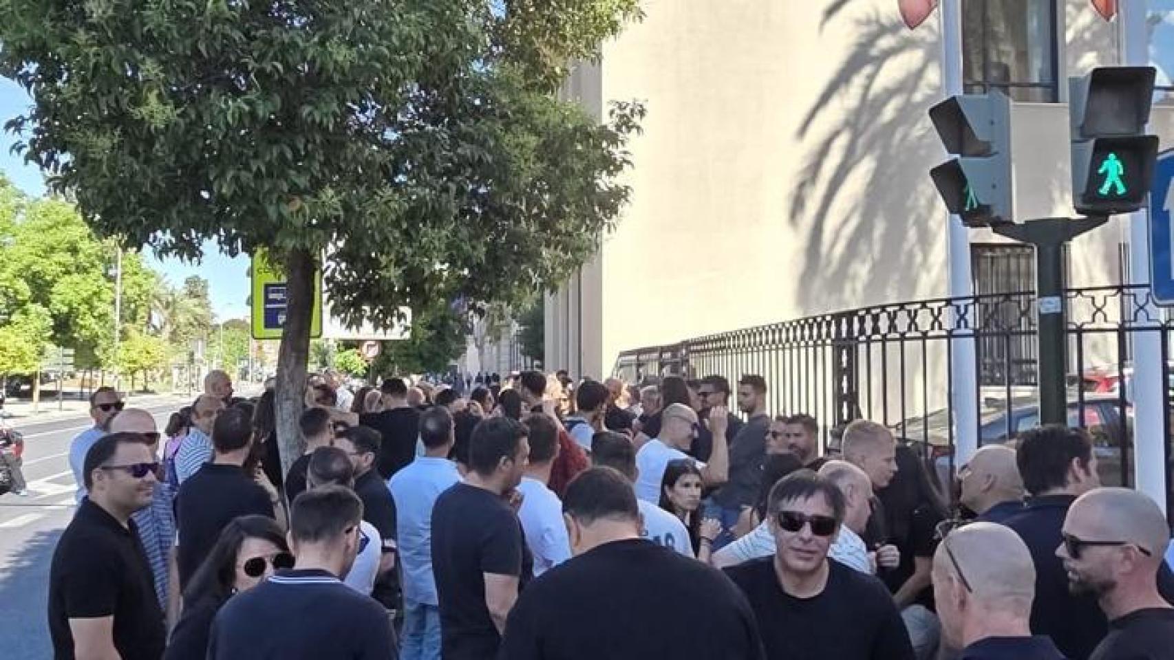 Exigen cesar al director de la cárcel de Murcia por vejar a funcionarios: "Su continuidad es incompatible con lo legal"
