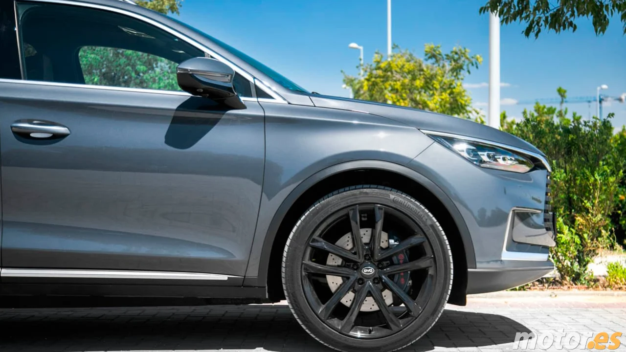 El nuevo BYD Atto 8 sustituirá al Tang en 2027 con 7 plazas, más de 600 km de autonomía y carga en 5 minutos