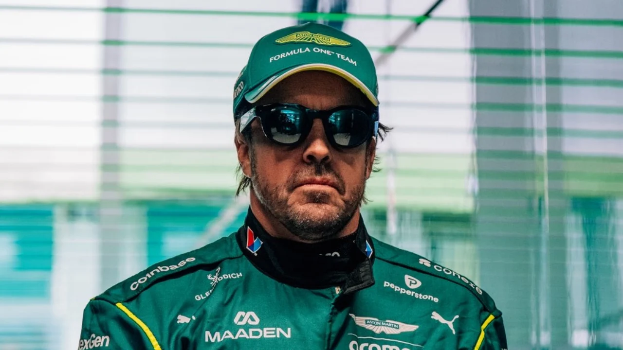 Alonso, contra el muro en la clasificación Sprint: "Lo siento, compañero"