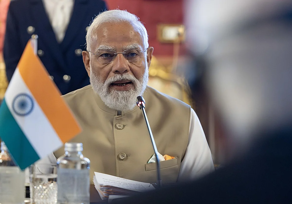 Nació como una broma y ya supera a Modi en redes: así es el Partido de las Cucarachas que agita India