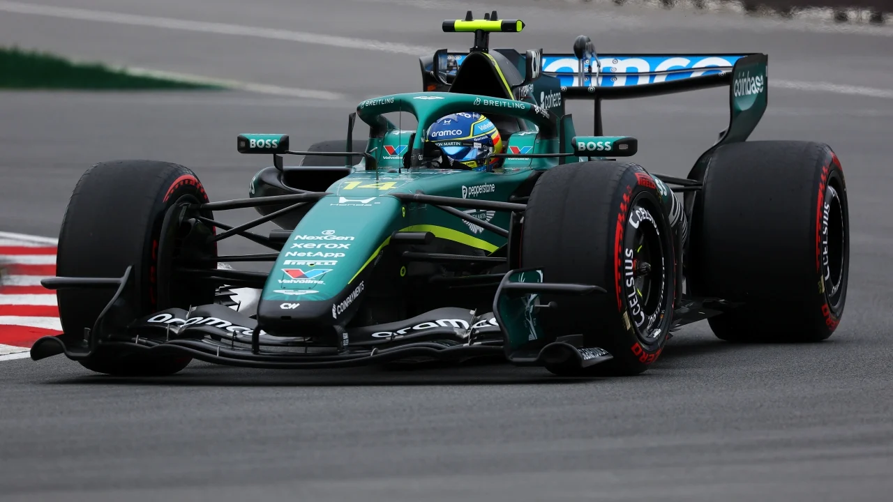 El Aston Martin devuelve a Alonso a la realidad, pero la lluvia puede permitirle soñar de nuevo: "Me siento rápido, más conectado»