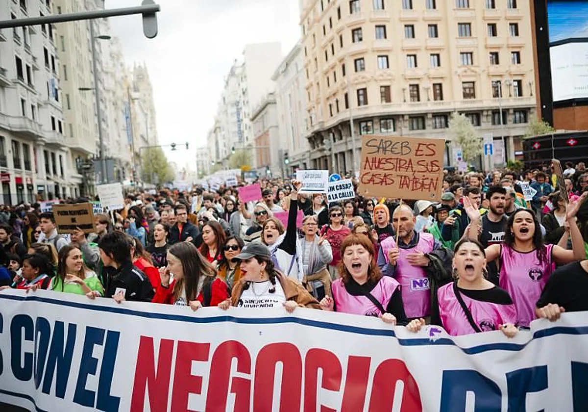 Miles de personas reclaman que bajen los precios del alquiler: «Trabajamos para vivir, no para pagar»