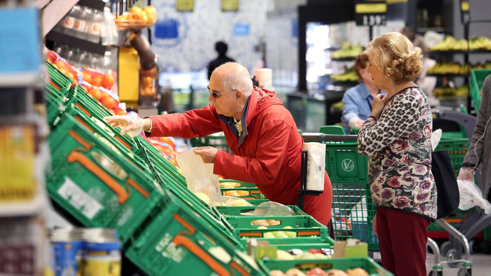 El gasto medio en alimentación y bebidas se ha disparado un 20% en los últimos diez años y llega a los 1.840 euros