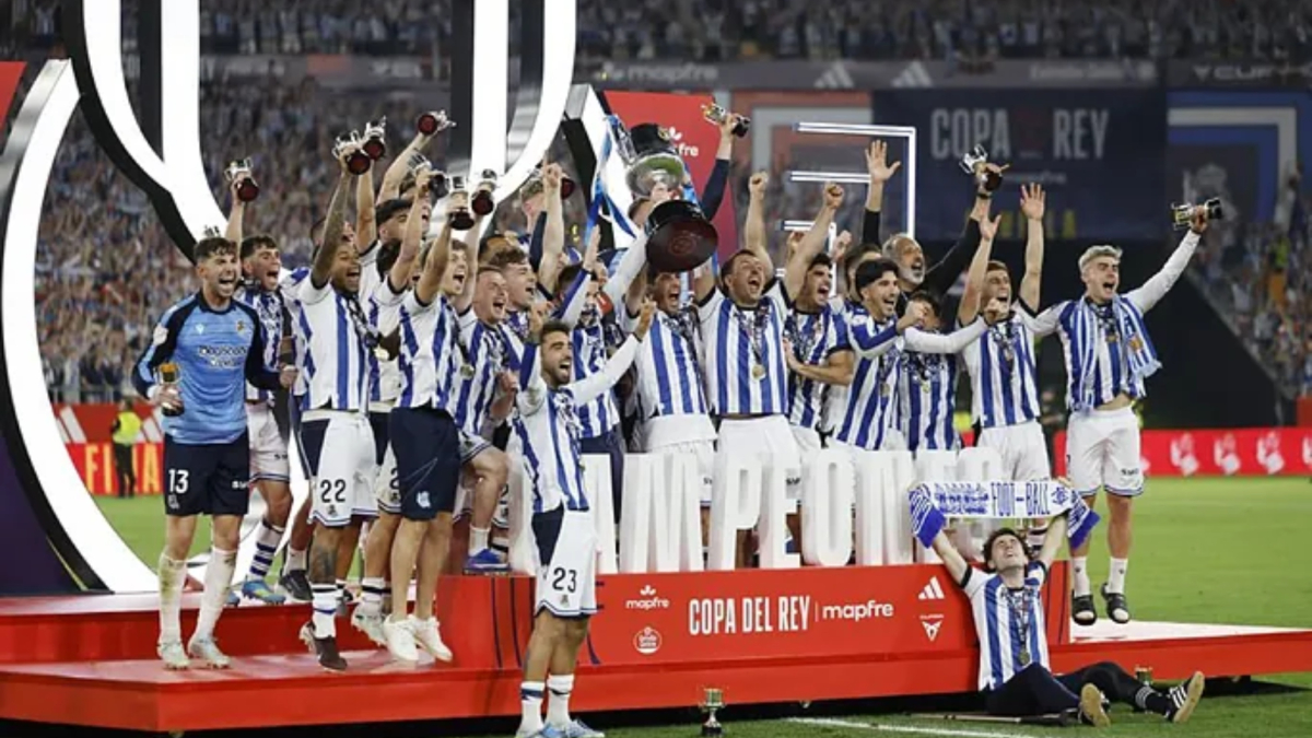 El año del título con la afición en la grada
