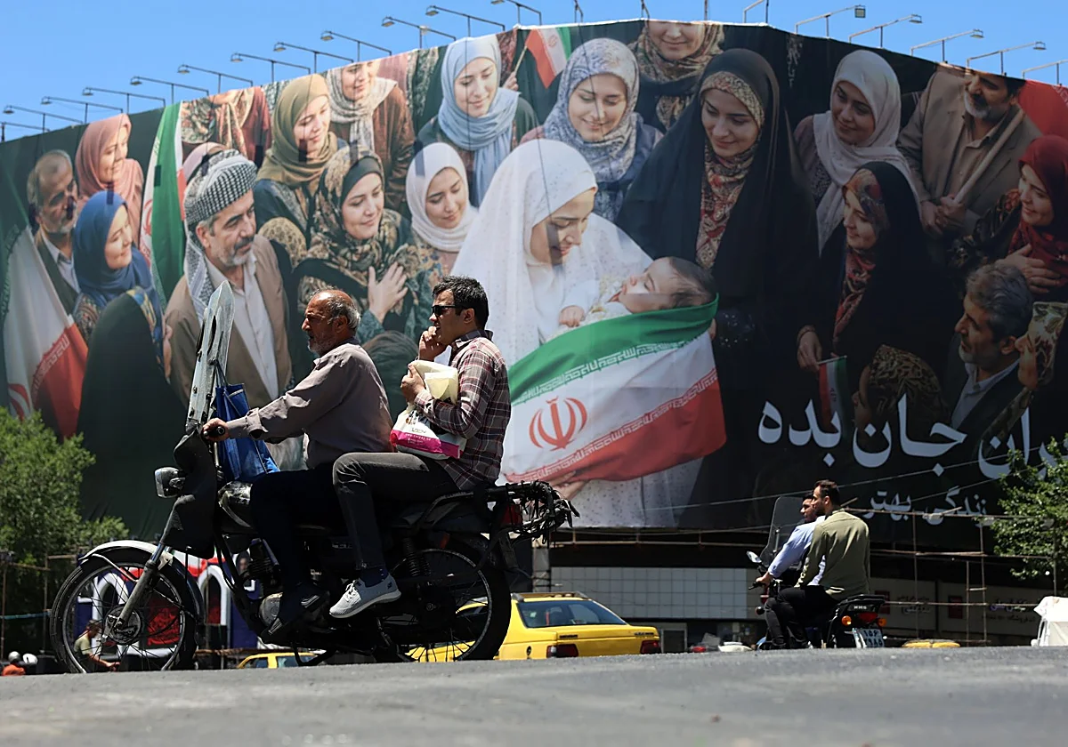 Irán descarta un acuerdo inminente con EE UU y anuncia el cobro de tasas en Ormuz