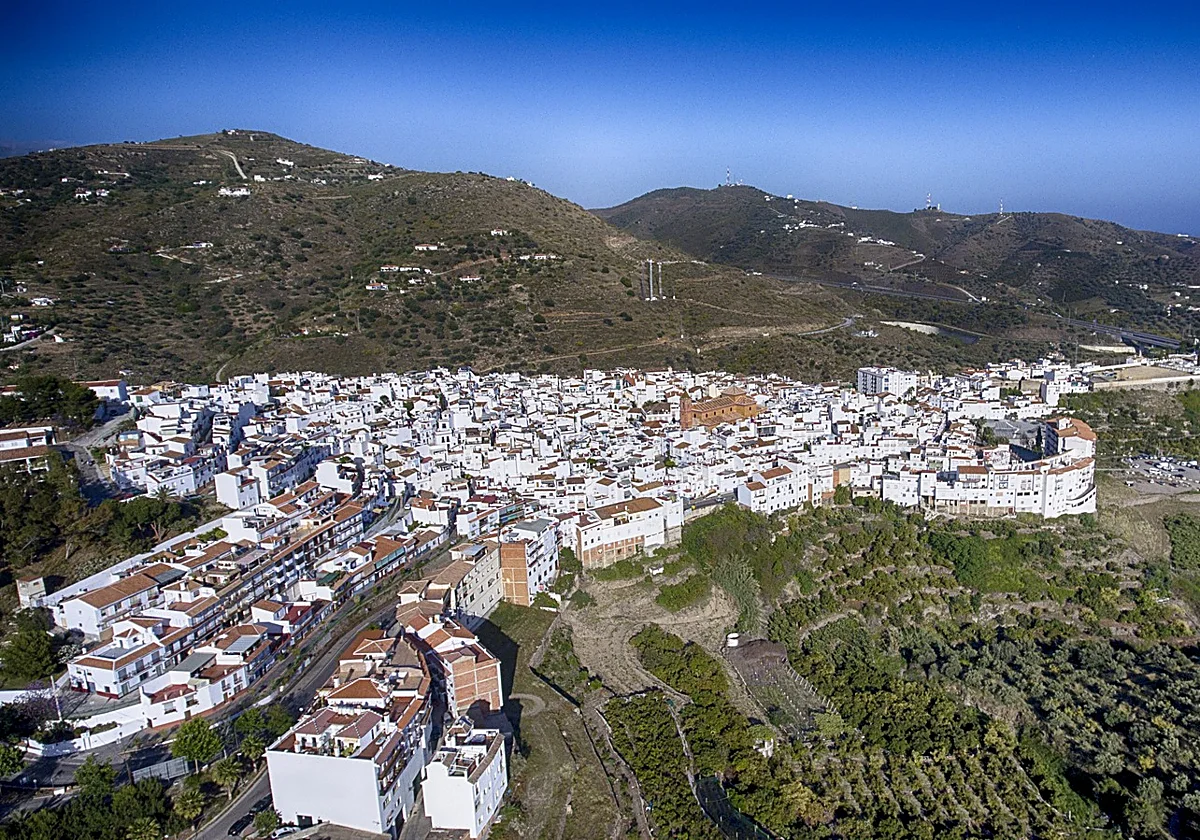 Torrox da el primer paso para integrarse en el transporte metropolitano