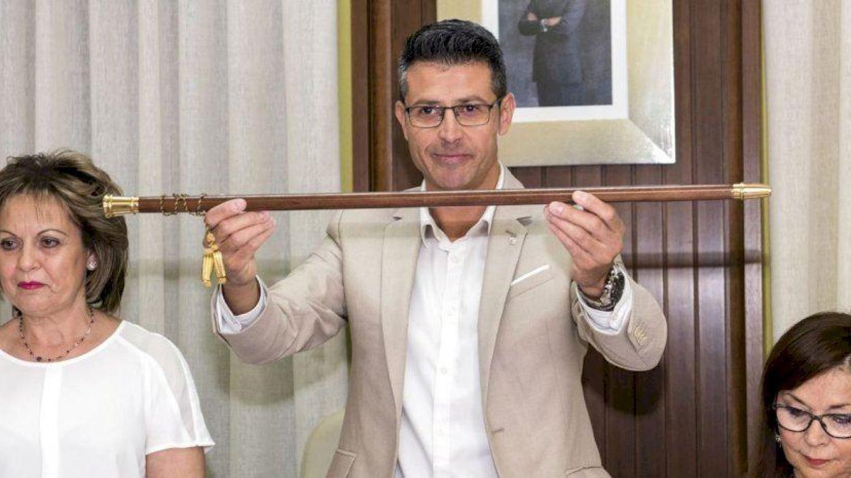 'Tot per Almussafes': el alcalde expulsado por el PSOE monta su propio partido y lo integra en la 'Unió Municipalista'