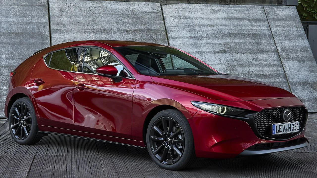 El nuevo Mazda3 2027 ya tiene precios, así es la gama del mejorado compacto japonés con hasta 186 CV y etiqueta ECO