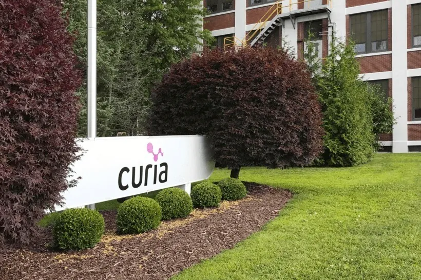 MCH irrumpe en la recta final del proceso de venta de Curia España
