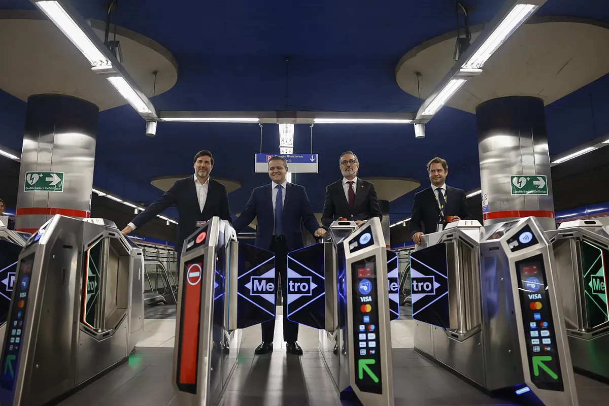 Madrid invierte 6,6 millones para facilitar el pago con tarjeta en los tornos del Metro