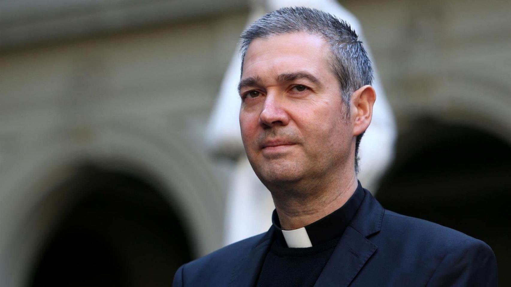 Las víctimas de los jesuitas en Bolivia señalan a Bertomeu, el agente 007 del Vaticano: "Su estrategia es dividir y silenciar"