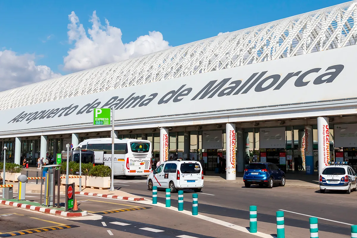 El Senado pide que Baleares y Canarias "participen" en la "gestión" de los aeropuertos de Aena