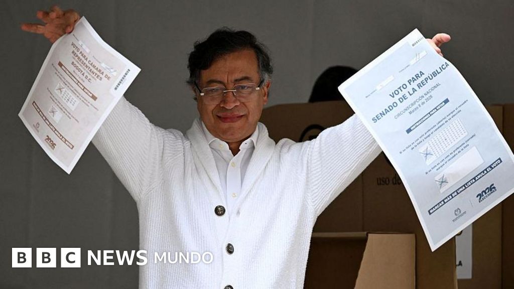 Cómo Petro está terminando su mandato con una popularidad "alta e inusual" en Colombia (y qué papel juega en las elecciones)