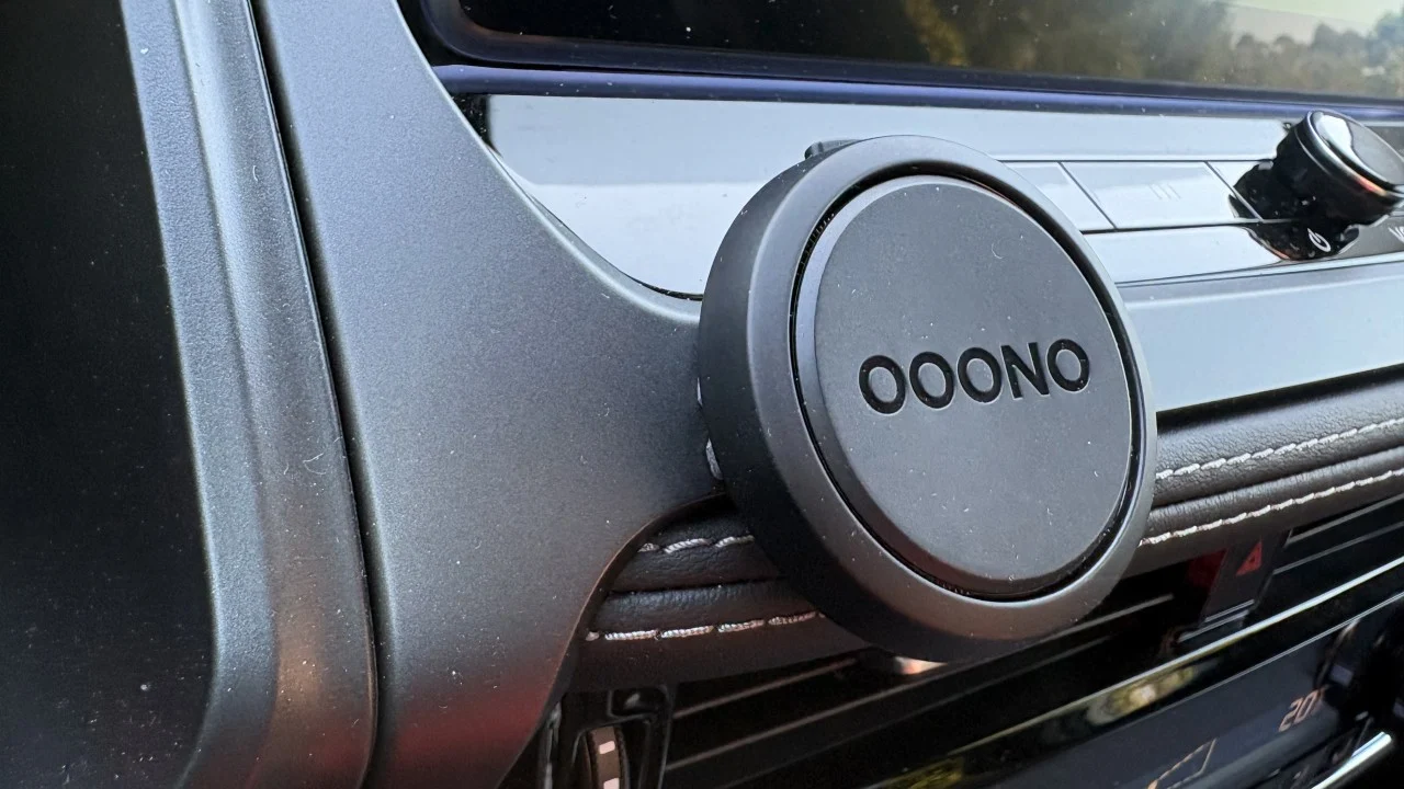Ooono Co-Driver NO2 a prueba: el copiloto pequeño que avisa de los radares justo cuando toca