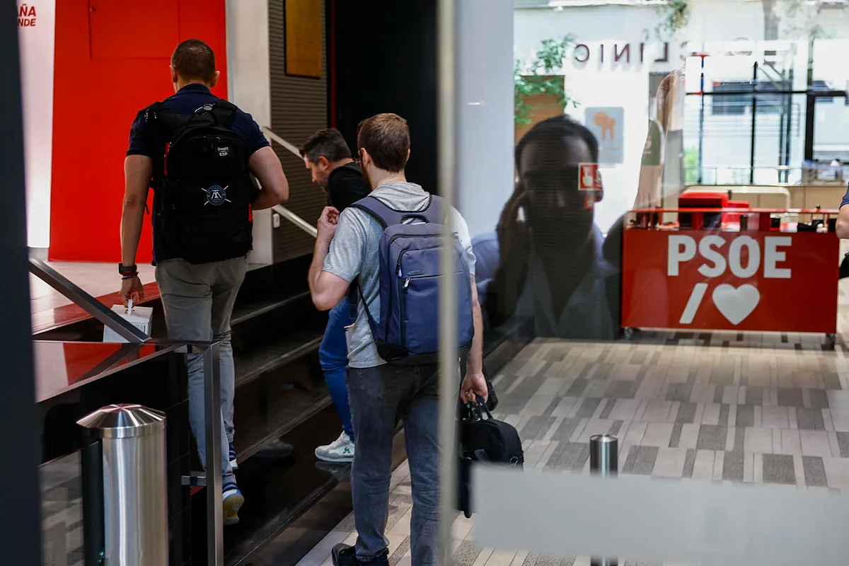 La UCO registra la sede del PSOE en Ferraz