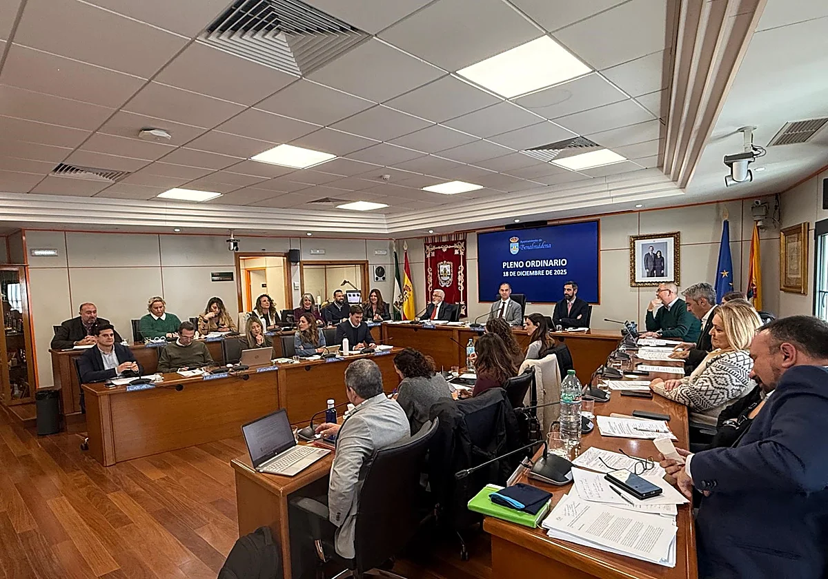 Benalmádena ordena la actividad política por primera vez en su historia