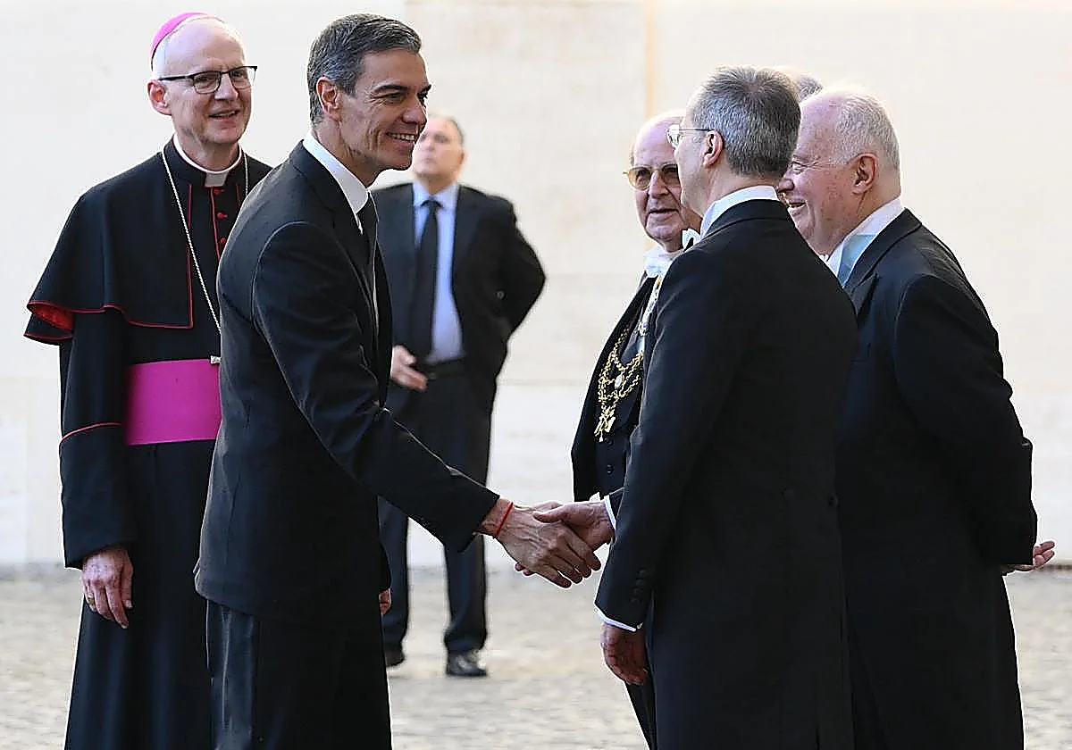 Prime Minister Sánchez's Vatican meeting with the Pope overshadowed by raid on his party's headquarters in Madrid