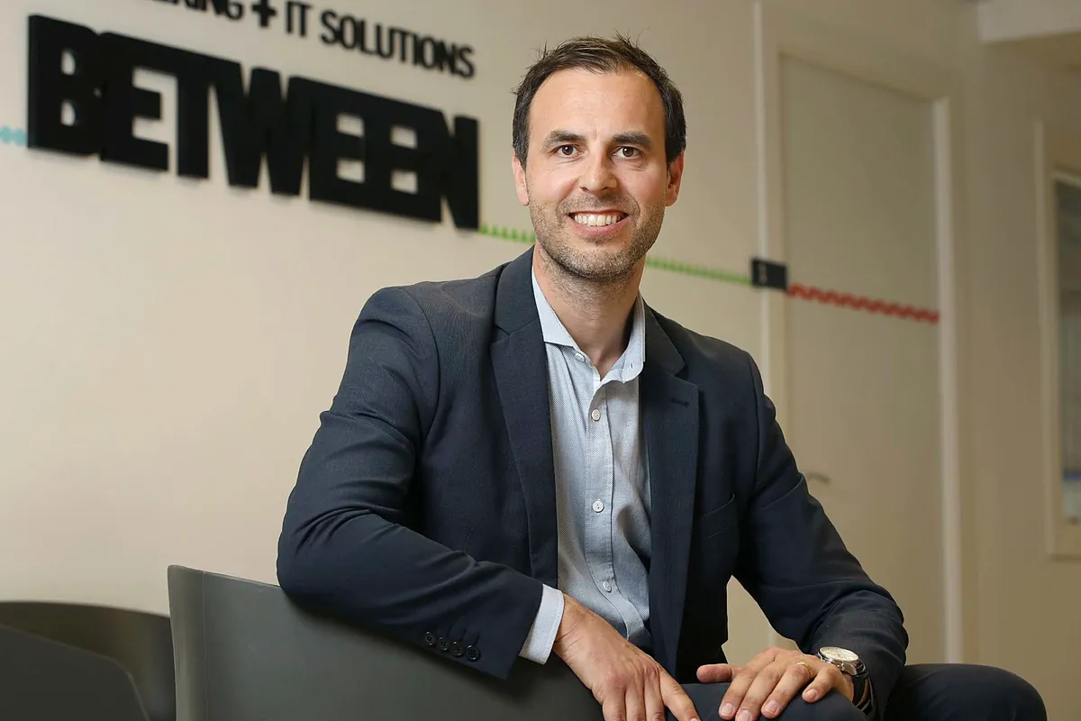 Montefiore se estrena en España con la compra de Between