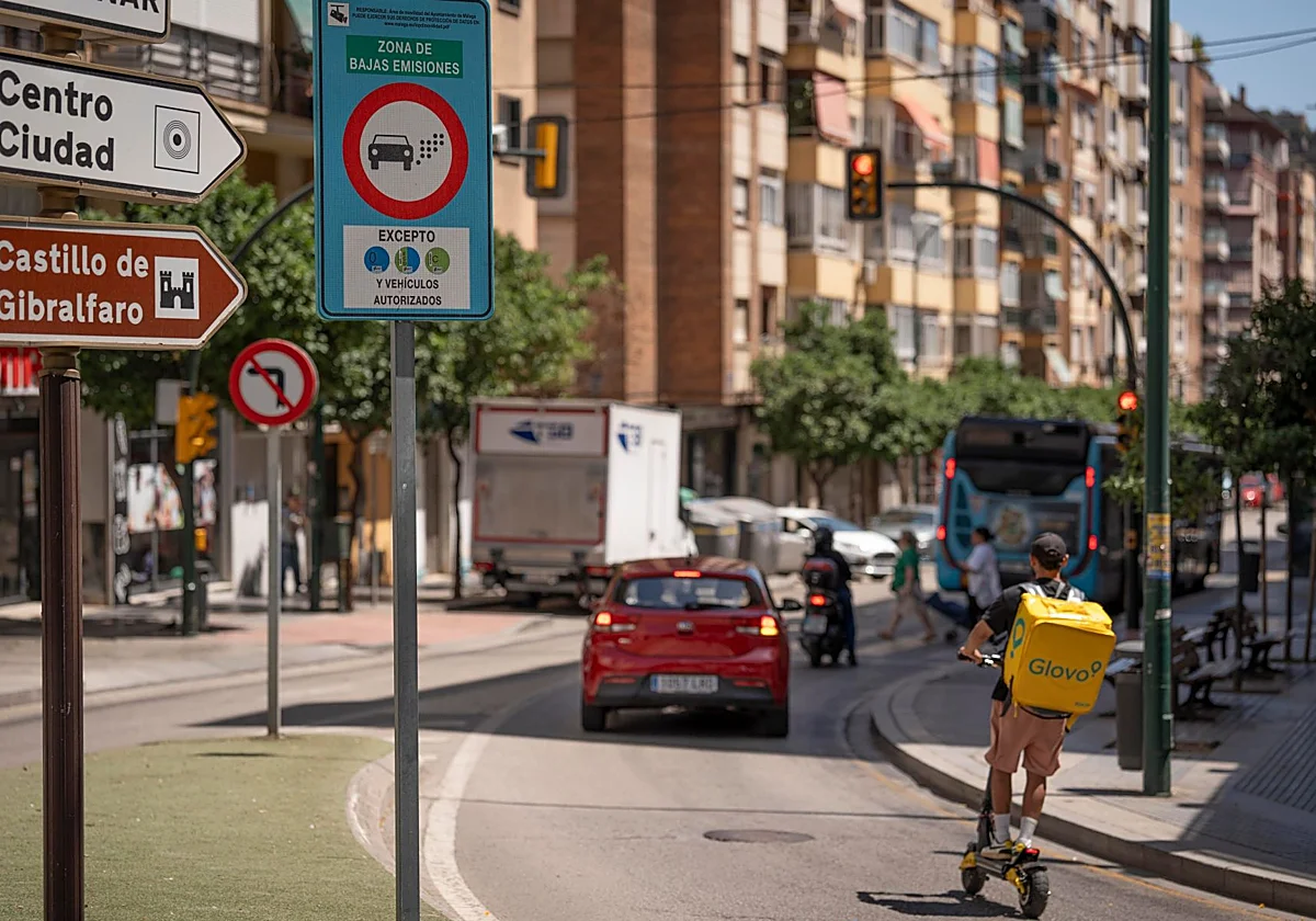 Sólo uno de cada tres malagueños está de acuerdo con la Zona de Bajas Emisiones