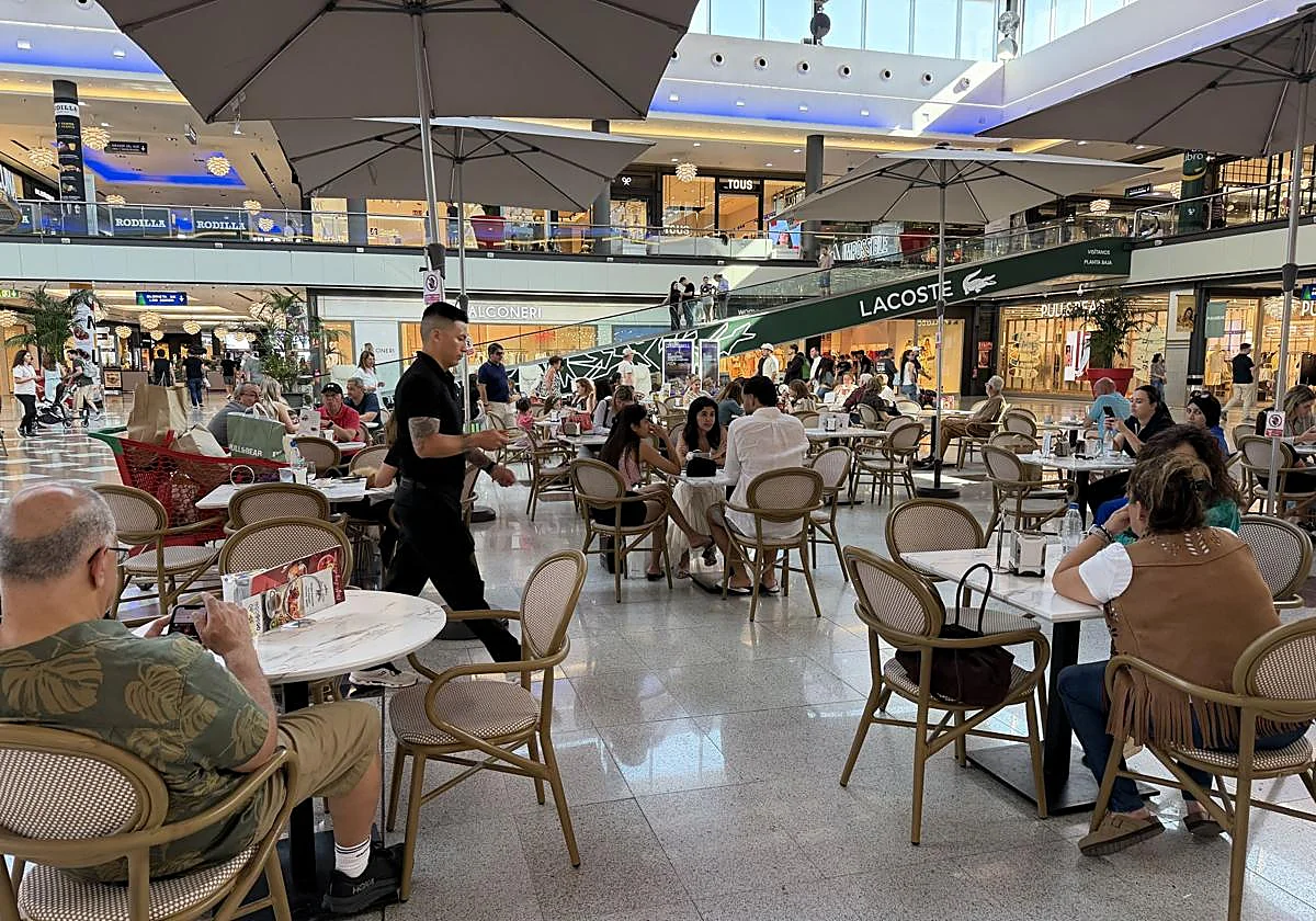 La Cañada Shopping abre todo el año y recibe el verano con apertura todos los días