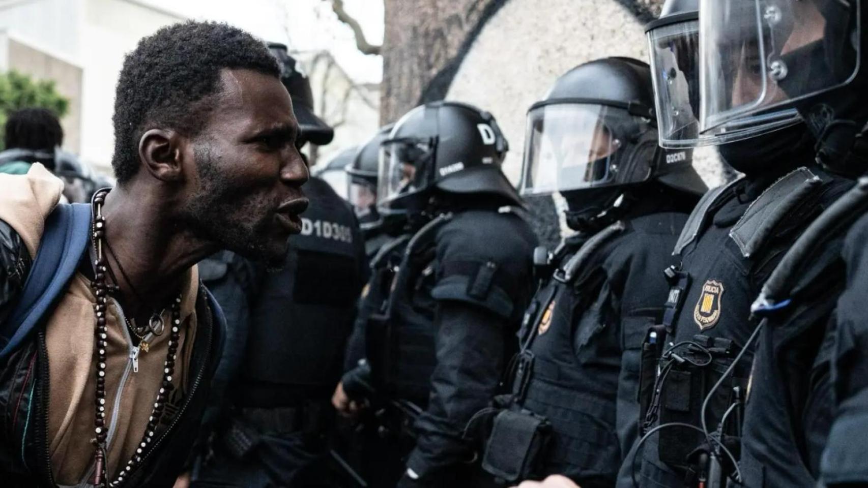 Feijóo usa el desalojo de Badalona para reactivar su ley antiokupación, congelada por Armengol hace más de un año