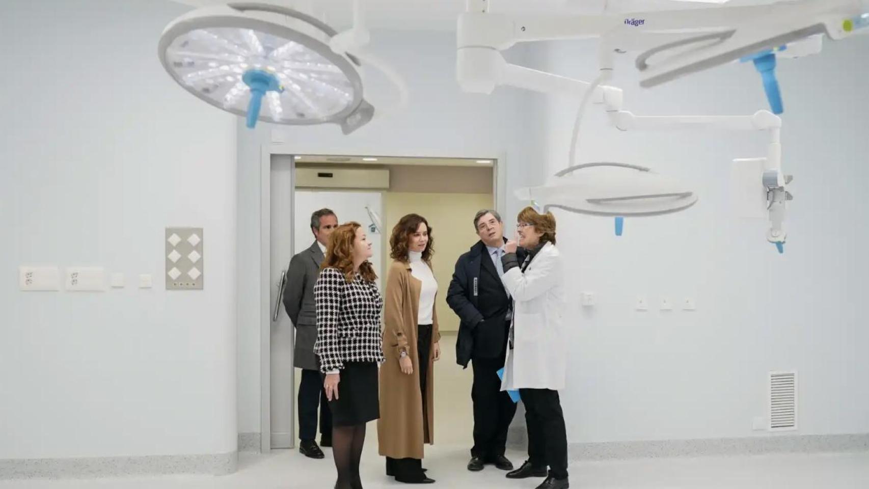 Ayuso sube la apuesta para 'captar' médicos: anuncia un plan de vivienda asequible con alquileres más baratos