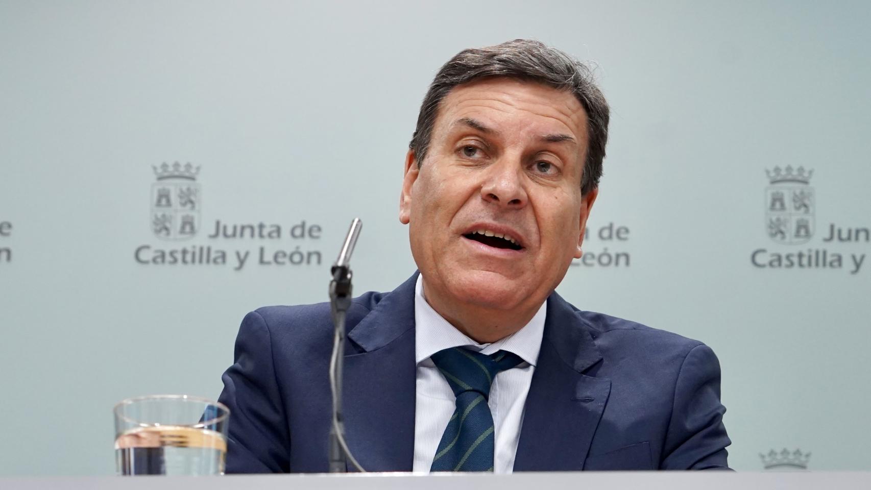 La Junta ve la situación política en España “insostenible” y asegura que el acuerdo PP-Vox está “muy próximo”