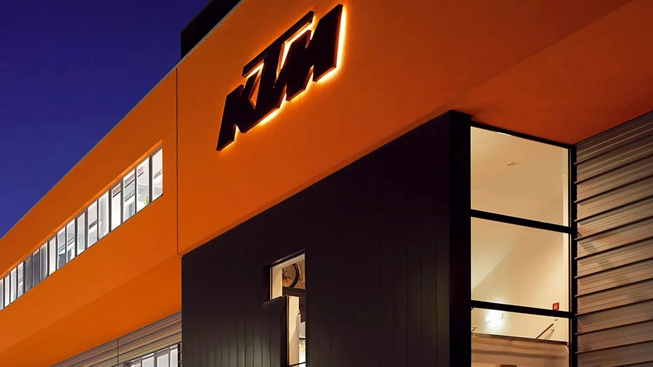 KTM vuelve al centro de la polémica por una práctica de venta con sus motos de enduro y señala a los clientes