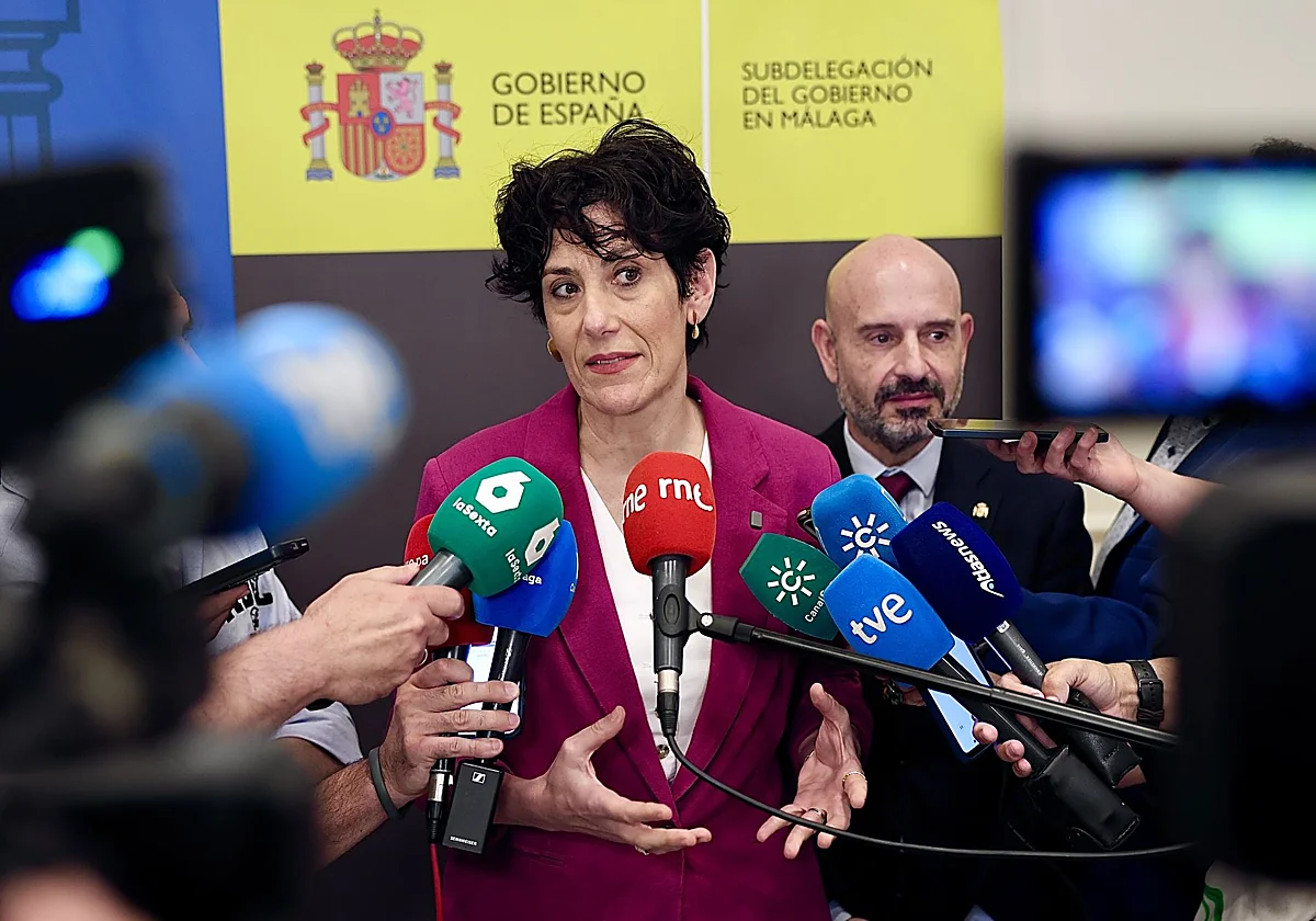 La ministra Elma Saiz no se sale del guion en su visita a Málaga