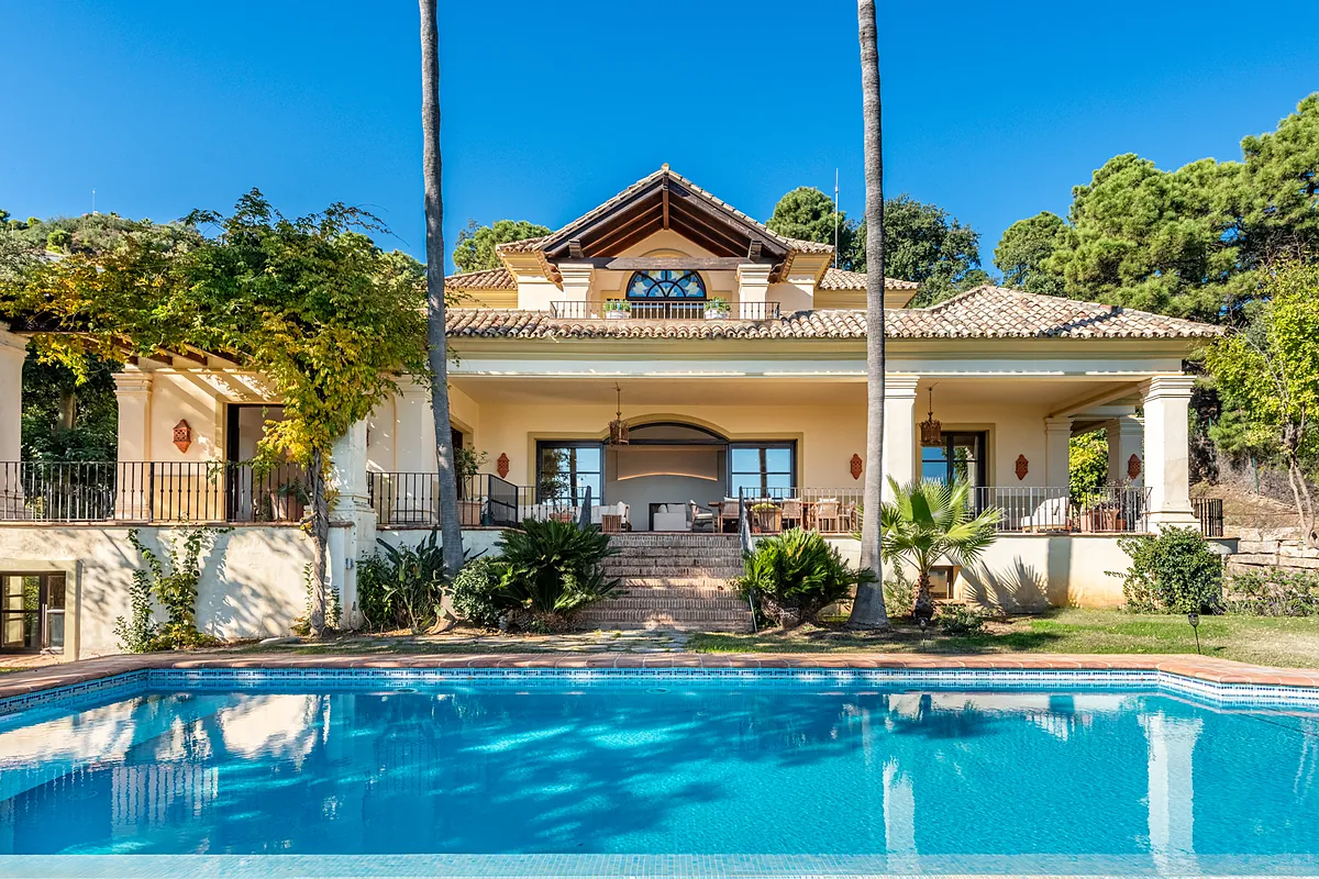 Marbella e Ibiza: las dos caras del inmobiliario español