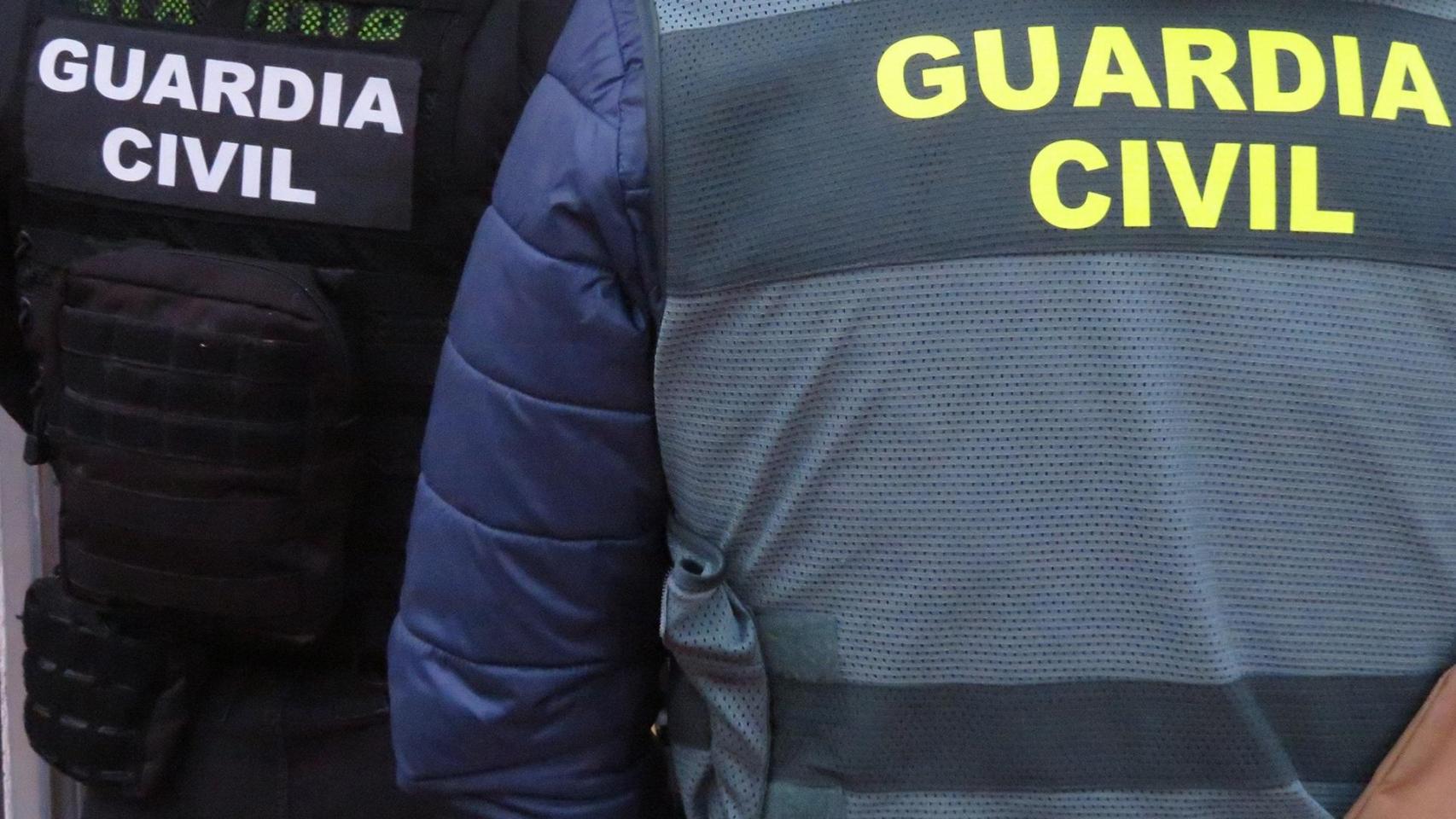 La Guardia Civil salva la vida de un hombre en estado crítico en un hostal de Mollina (Málaga)