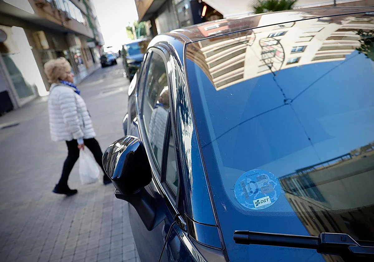 Free parking for electric cars in Malaga's blue zones is over: now drivers will pay like everyone else