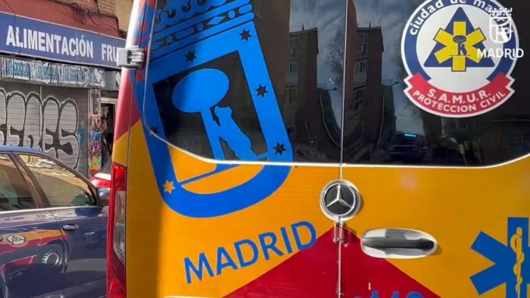 Muere un hombre apuñalado con un arma blanca a plena luz del día en el centro de Madrid