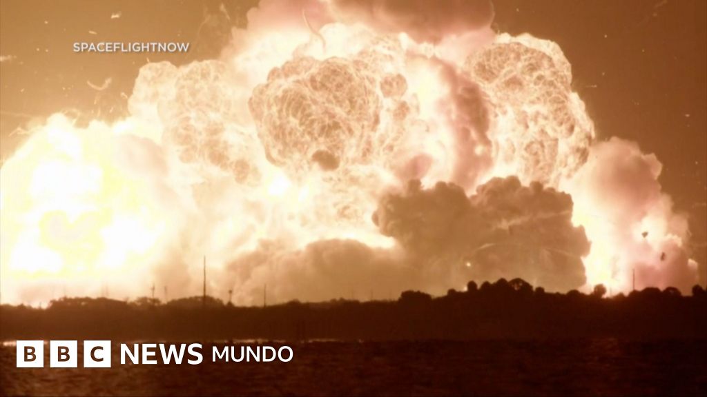 En video: el momento en el que explota un cohete de Blue Origin que iba a llevar al espacio satélites de Amazon