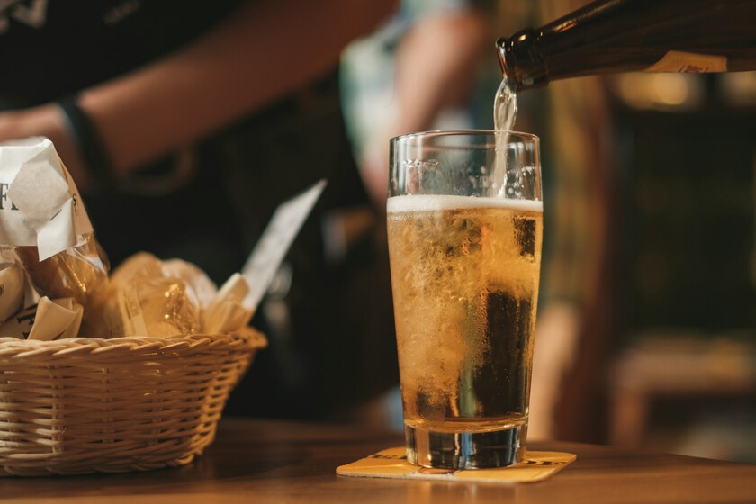 Pensabas que la cerveza te acabó gustando por costumbre. La ciencia ha visto muchas vías para adquirir este gusto