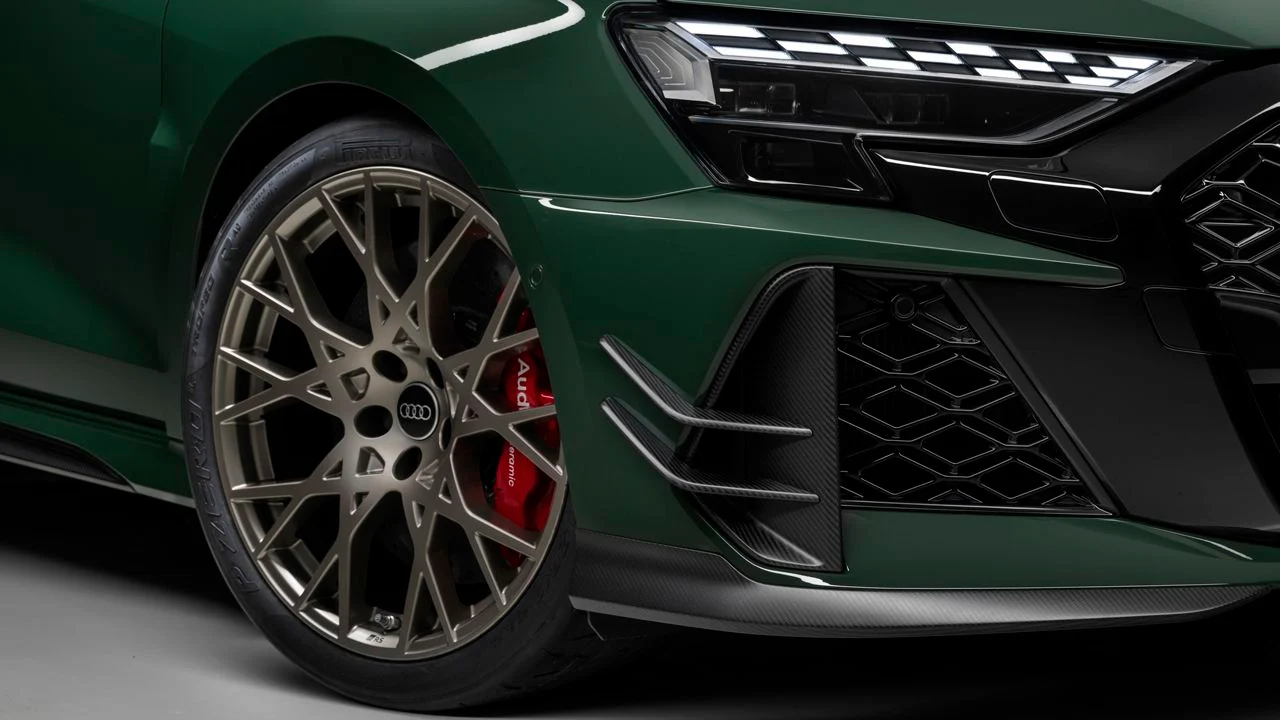 Un conductor de un Audi RS 3 Sportback es cazado a 287 km/h en una autopista francesa… y no estaba solo
