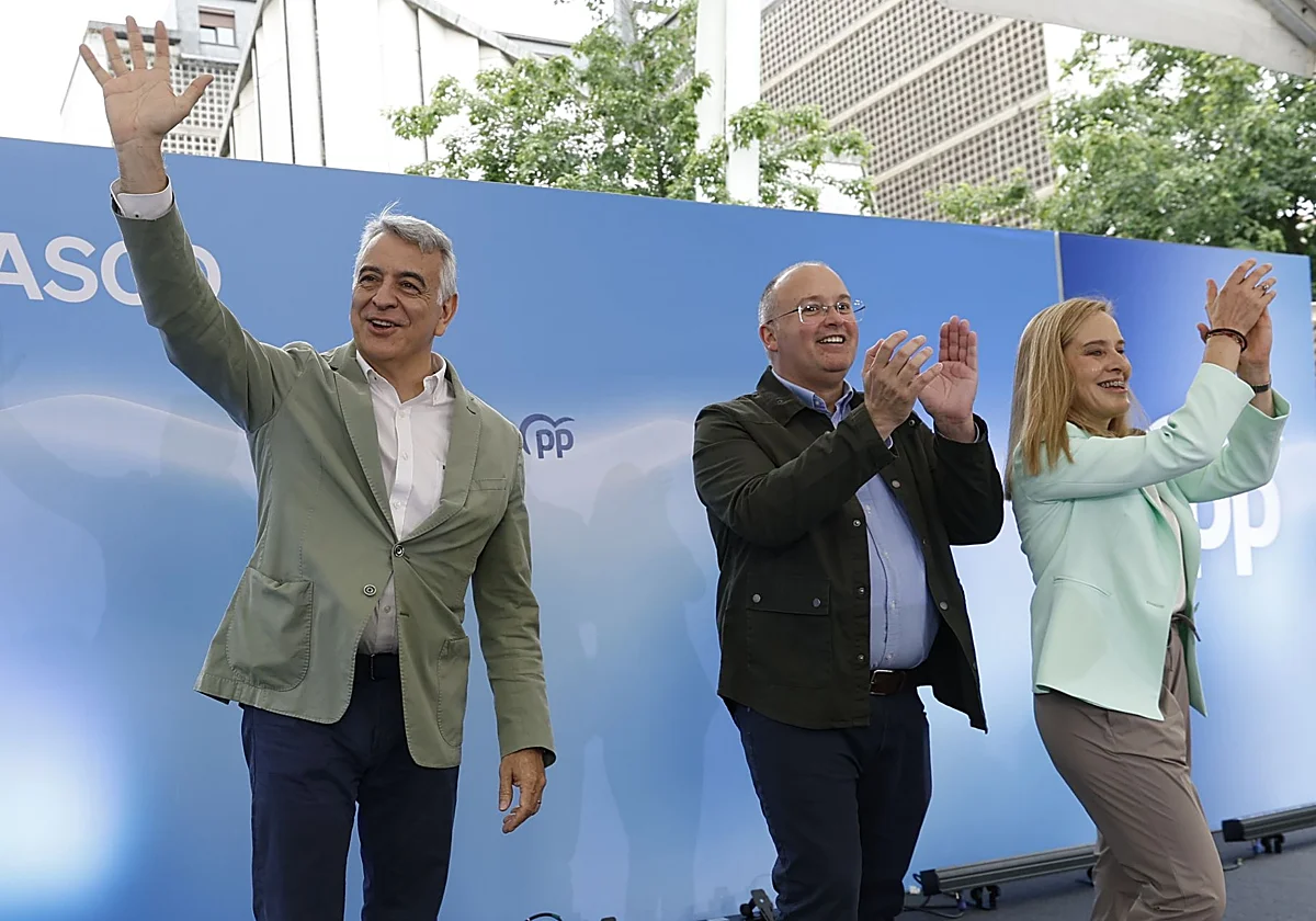 Tellado presiona al PNV: «O se sostiene a la mafia o se apoya un cambio de Gobierno»
