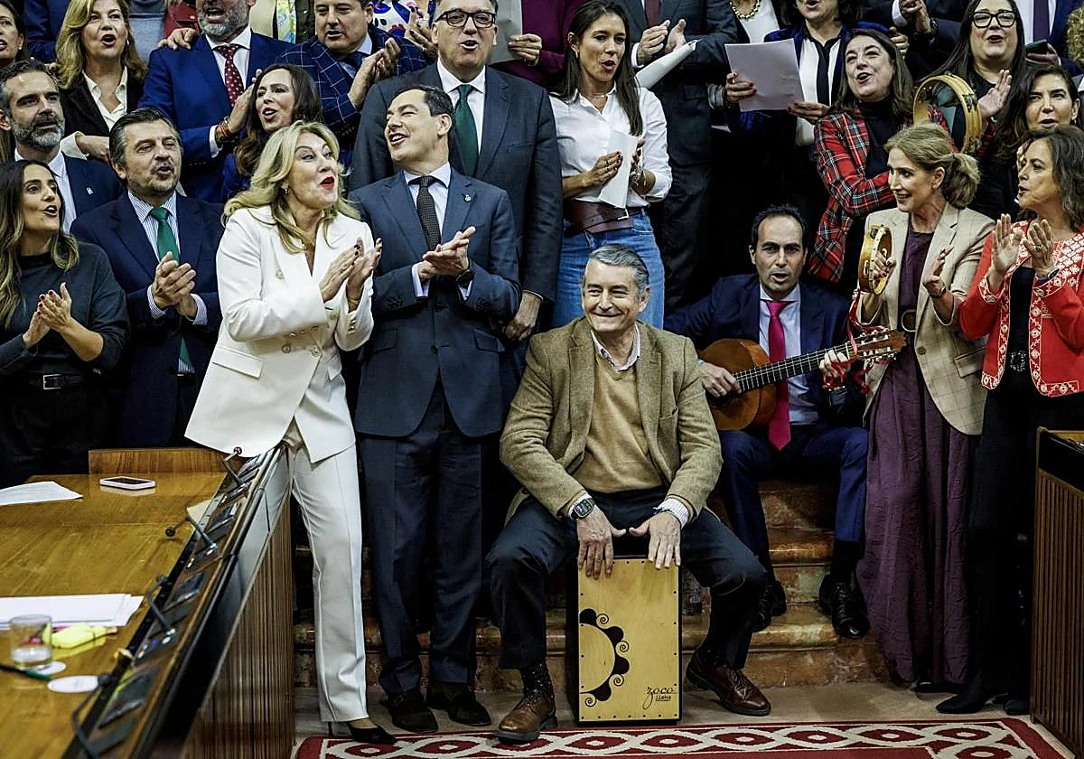 Watch as Andalusian parliament bids farewell until 2026 by singing Christmas carols
