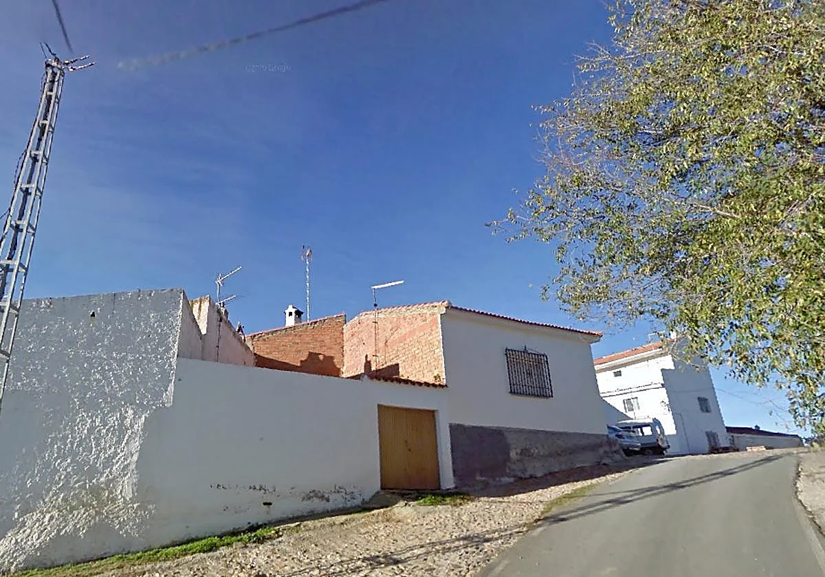 Driver dies of heart attack and runs over his sister in Granada village