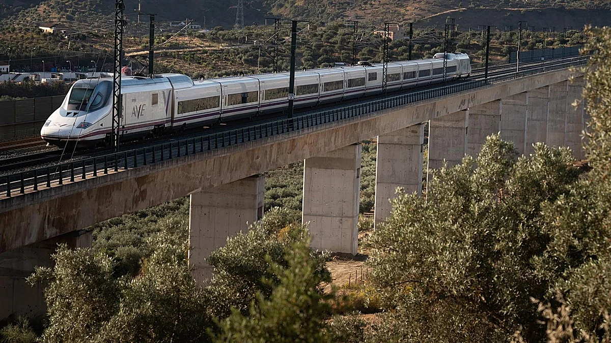 La línea de Málaga a Madrid tiene hasta 30 puntos con la velocidad reducida por problemas en las vías