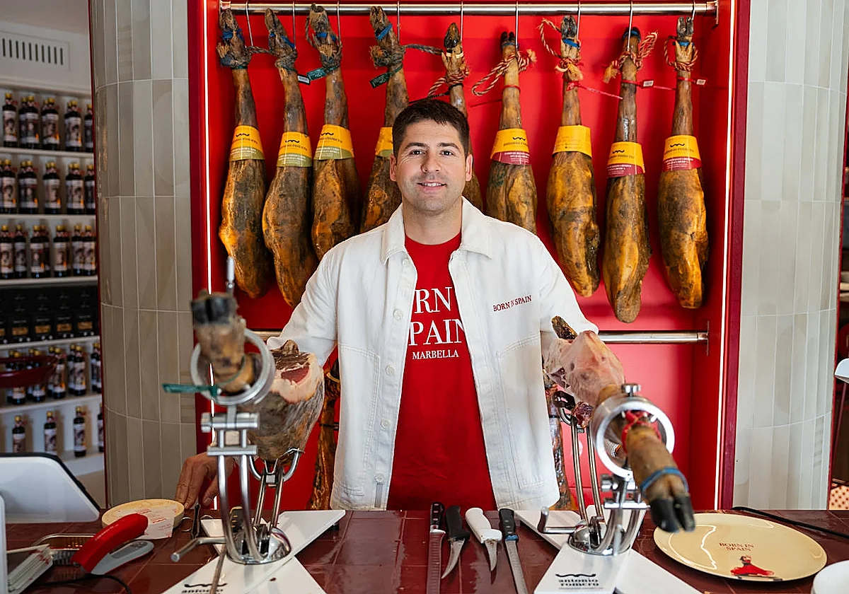 El malagueño que ha enseñado a comer jamón en Canadá