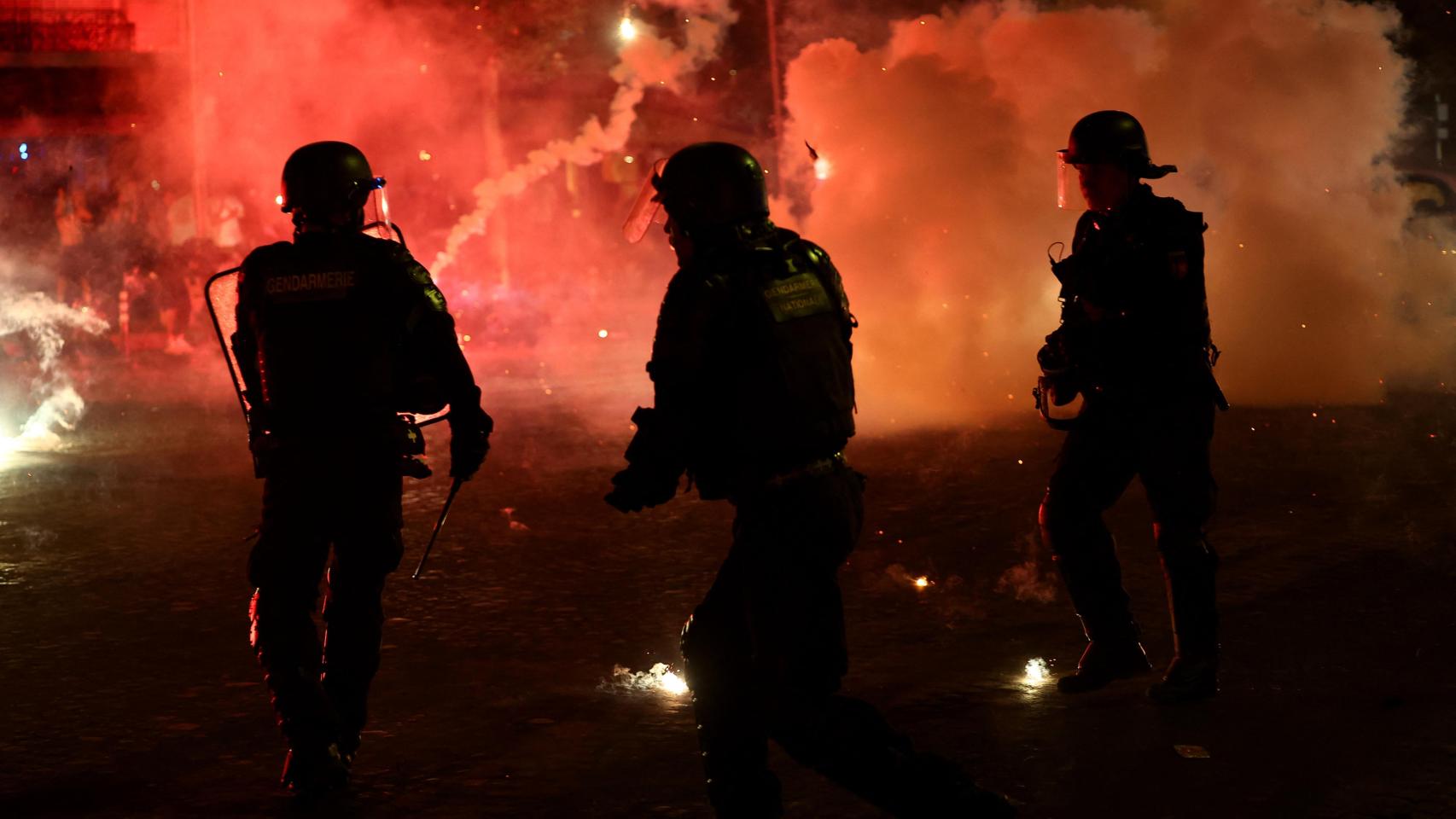 Más de 400 detenidos y siete policías heridos, uno de gravedad, durante las celebraciones del PSG